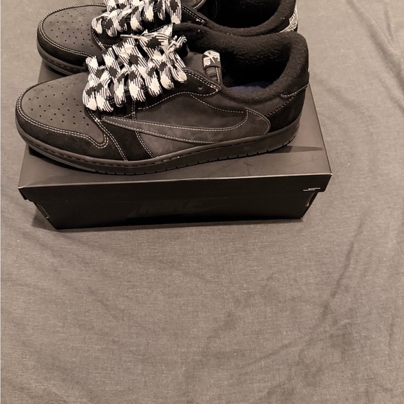 Men's Black Sneakers